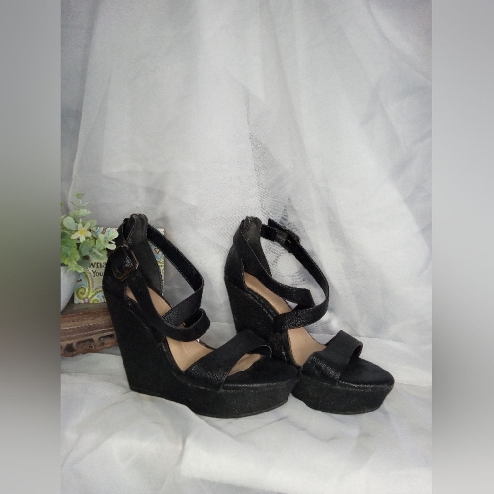 Womens wedge heel size 7.5